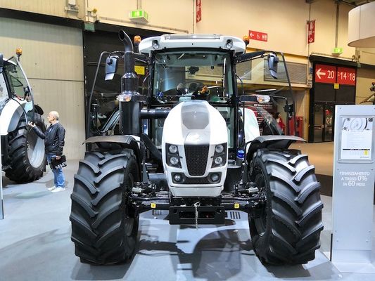 Przemysłowa forma do formowania rotacyjnego do ciągnika