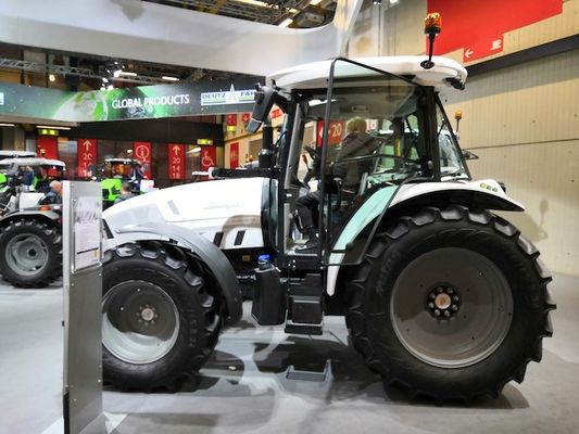 Przemysłowa forma do formowania rotacyjnego do ciągnika